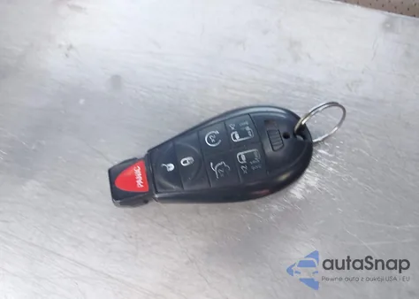 2011 Chrysler Town & Country Touring-L из США, поврежденный, VIN 2A4RR8DG6BR610488